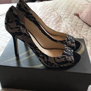 Enzo Angoilini beautiful lace covered heel